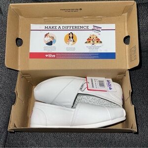 BOBS from Skechers Women's White Slip-On Flats  style number 33645W/WHT size:7W